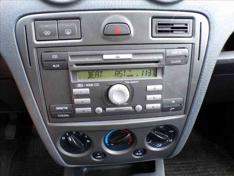 Ford Fusion 1,4 16V - foto 7
