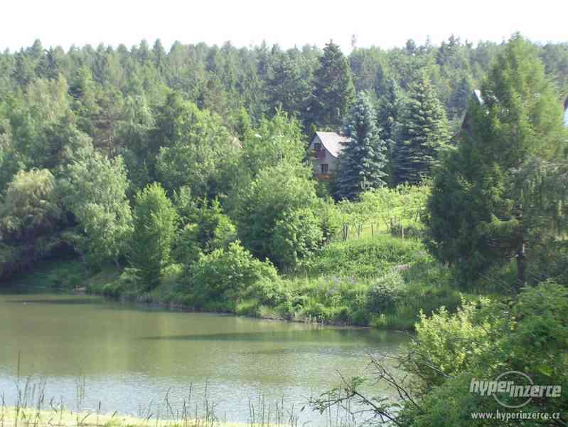 Chata u rybníka Moravský kras - foto 2
