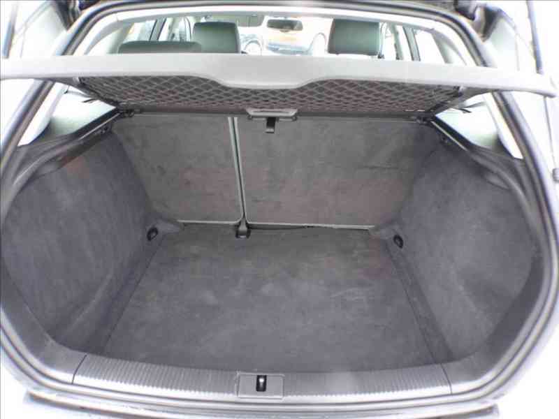 Audi A3 1,6 TDI SPORTBACK,XENONY - foto 8