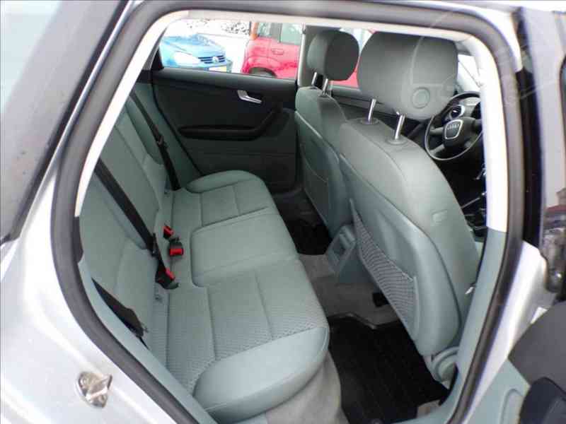 Audi A3 1,6 TDI SPORTBACK,XENONY - foto 9