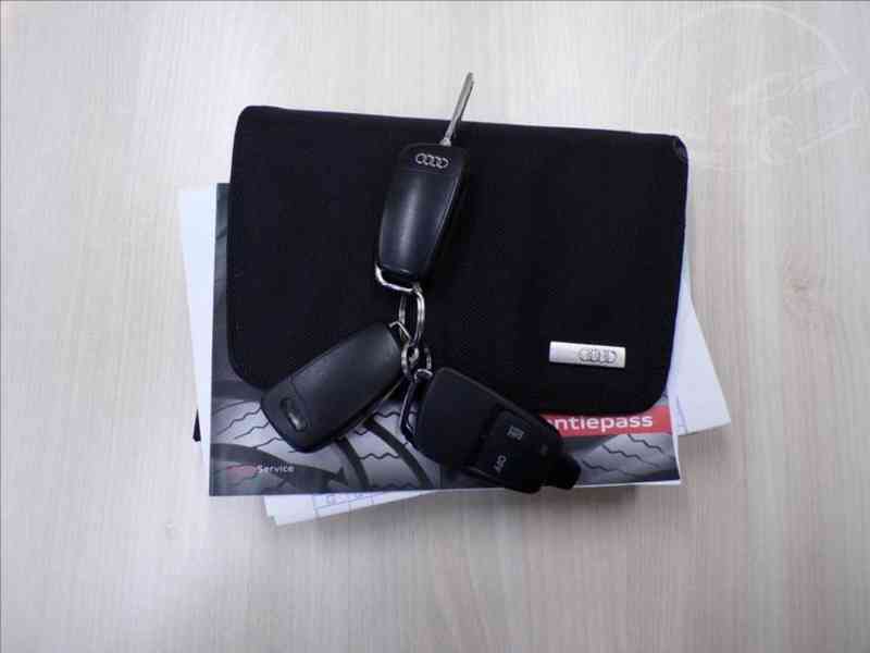 Audi A3 1,6 TDI SPORTBACK,XENONY - foto 14