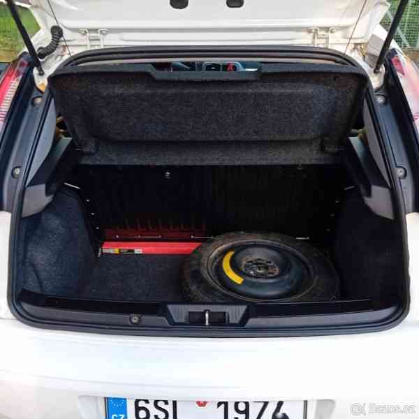 Fiat Punto 1,2   51 kw 2013 129 000 km - foto 19