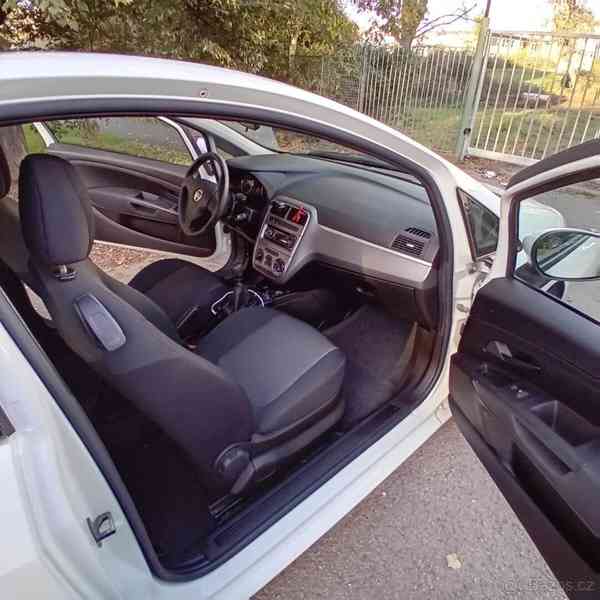 Fiat Punto 1,2   51 kw 2013 129 000 km - foto 18