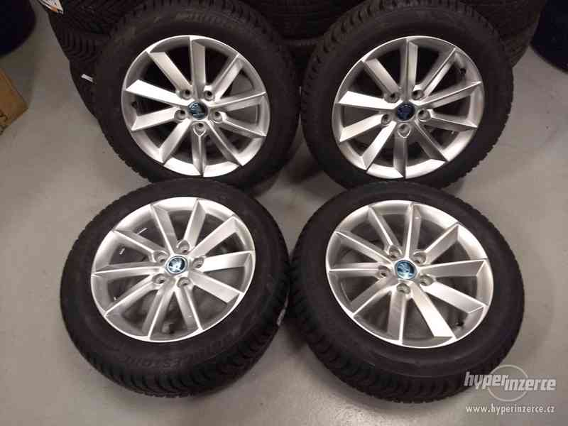 205/55/16 zimní sada alu kola 7x16 5x112x57 ET45 SUPERB II