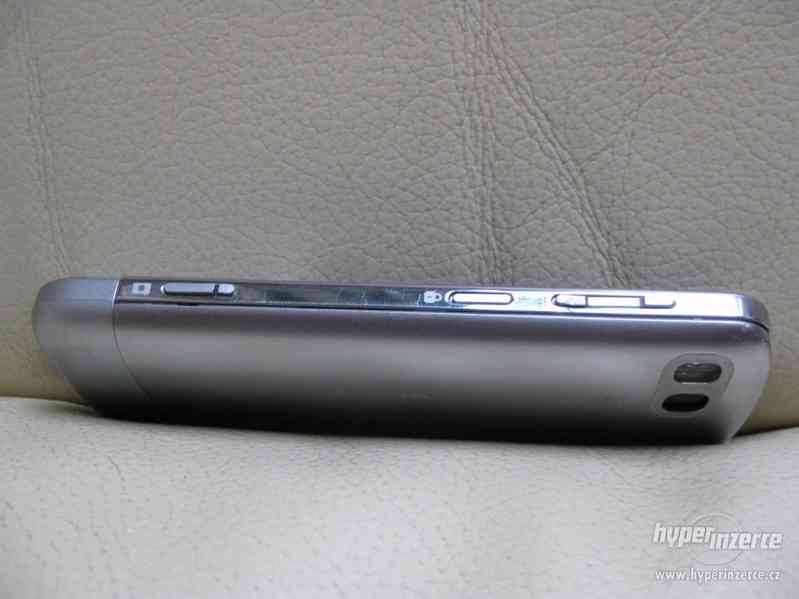 Nokia C3-01.5 - tlačítkové telefony s dotykovým displejem - foto 13