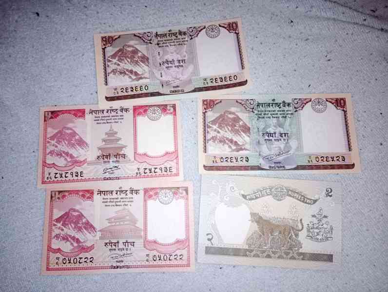 Nepál bankovky - foto 2