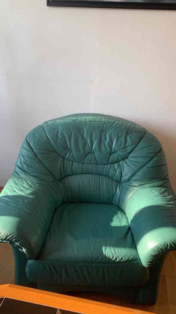 Prodám starší koženou sedačku ve velmi dobrém stavu - foto 3