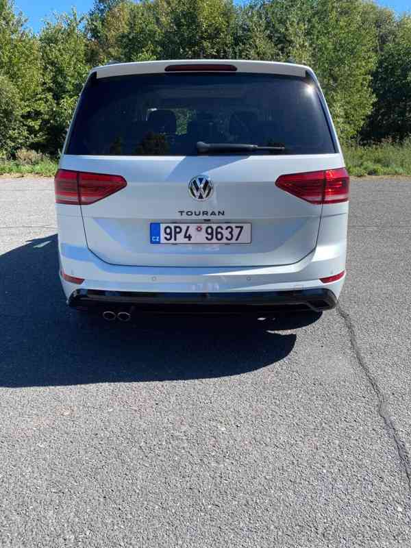 Volkswagen Touran 2,0   tdi 110kw R-line DSG - foto 2