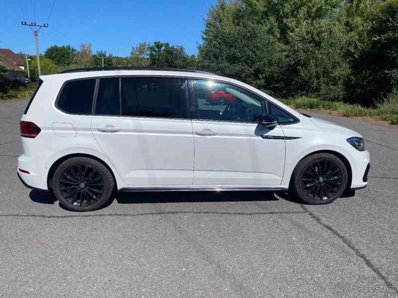 Volkswagen Touran 2,0   tdi 110kw R-line DSG - foto 19