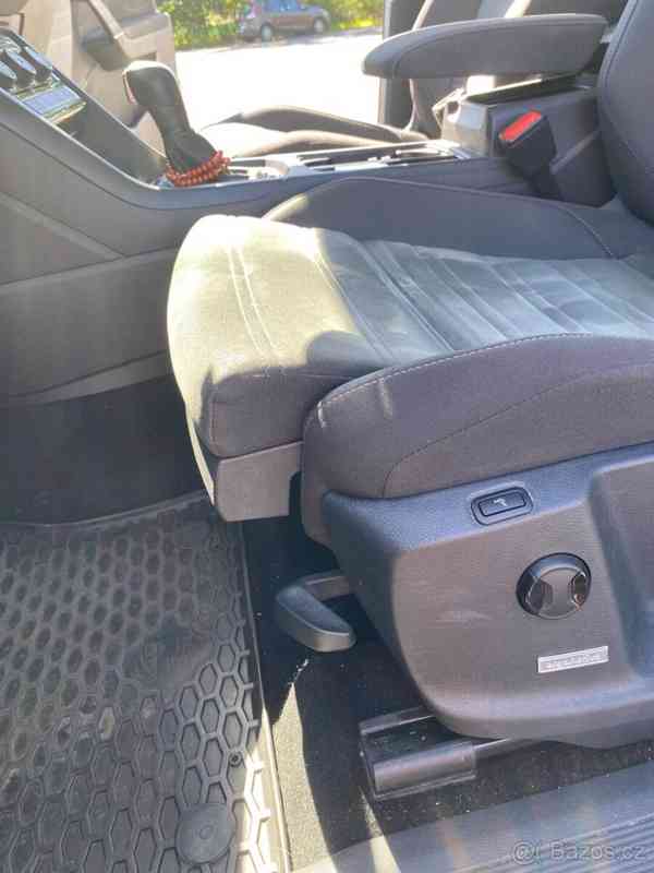 Volkswagen Touran 2,0   tdi 110kw R-line DSG - foto 4