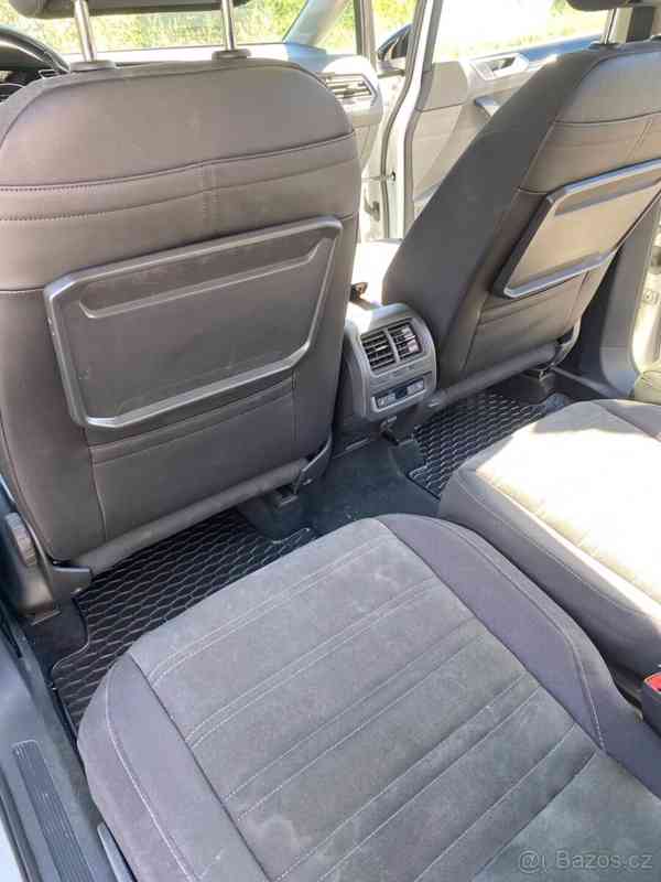 Volkswagen Touran 2,0   tdi 110kw R-line DSG - foto 8