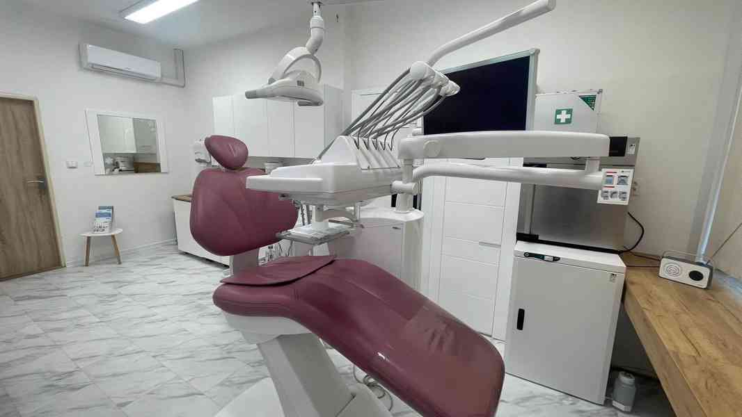Dentální hygienistka - foto 3