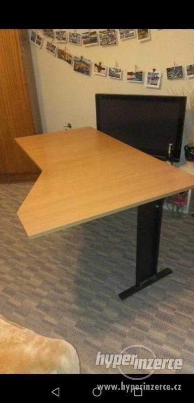 Dřevěný kancelářský stůl - foto 2