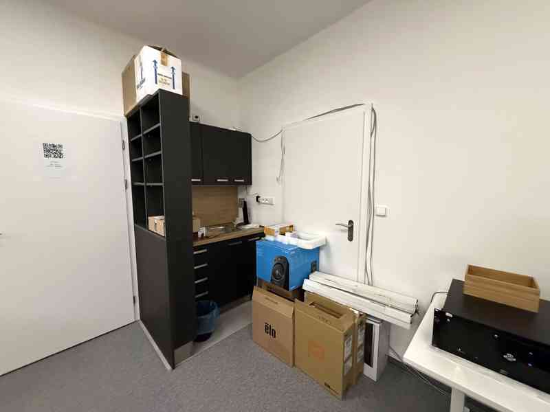 PRONÁJEM PROSTORNÉ KANCELÁŘE O CP CCA 38 M2 BRNO – ŽIDENICE  - foto 7