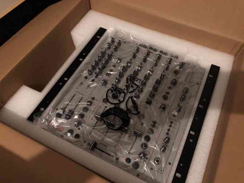 Nové PLAYdifferently MODEL 1, Allen & Heath XONE 96, DJM-A9 - foto 9