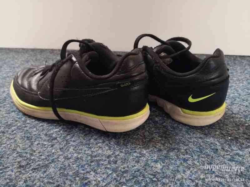Dětská sportovní obuv Nike S Gato vel. EUR 32 - foto 2