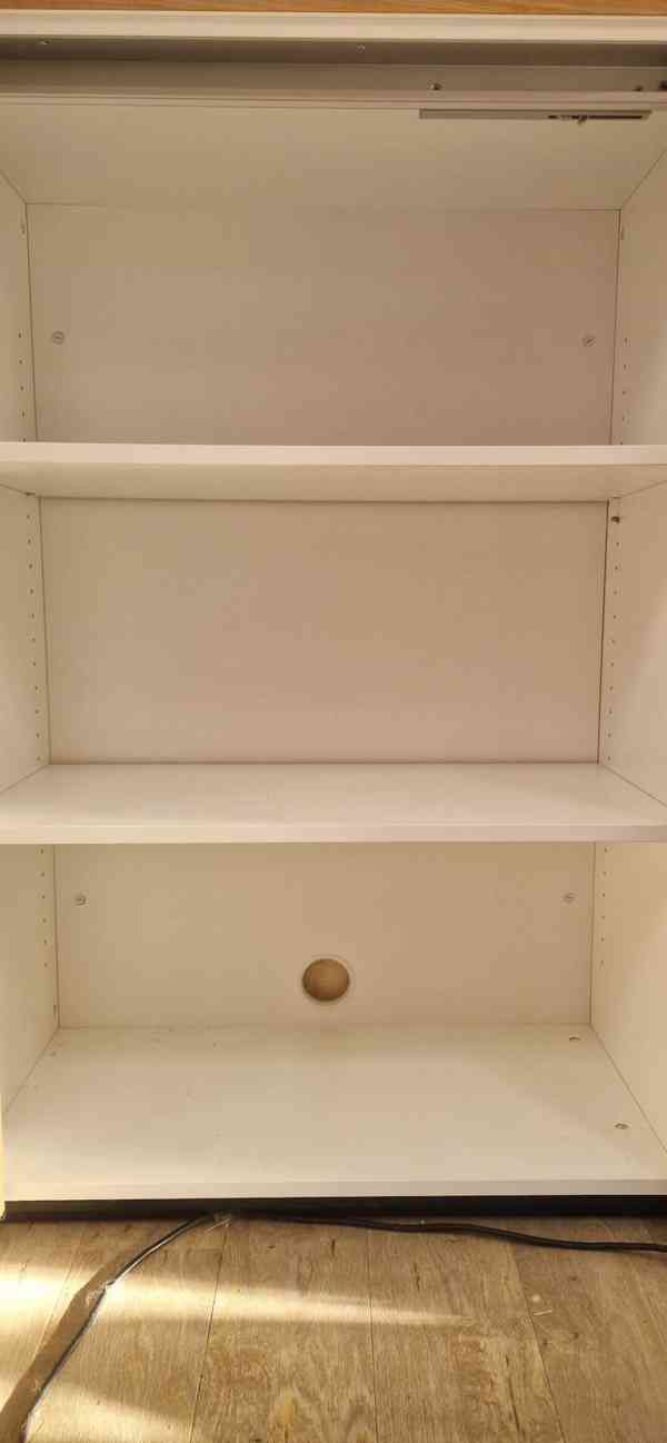 🪵 Skříňka IKEA GALANT s posuvnými dvířky - foto 3