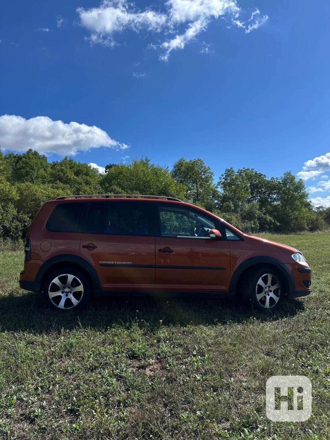 Volkswagen Touran 2,0   TDI - foto 1