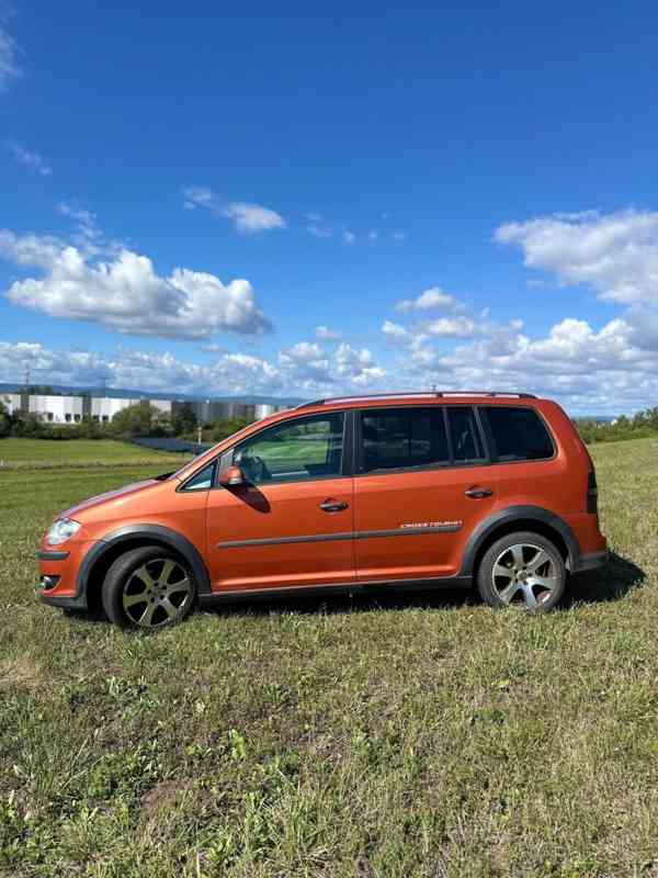 Volkswagen Touran 2,0   TDI - foto 13