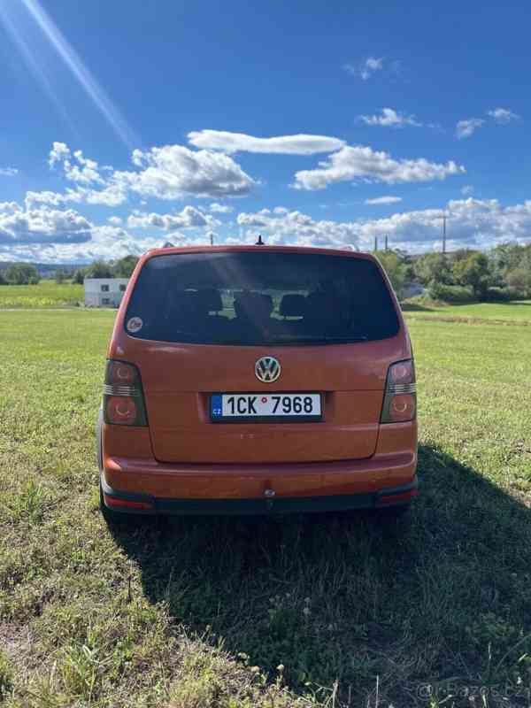 Volkswagen Touran 2,0   TDI - foto 2