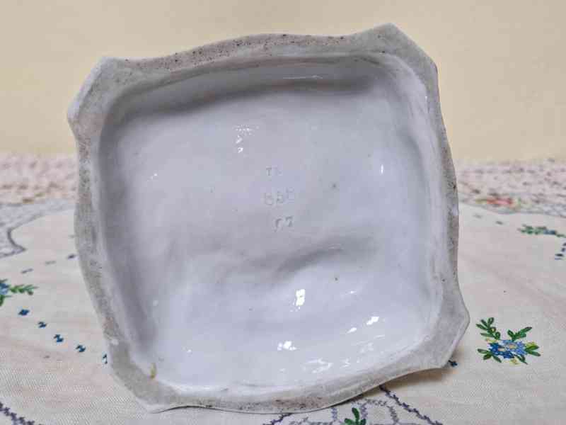 Krásná porcelánová soška Biedermeier Klášterec 1858 - foto 14