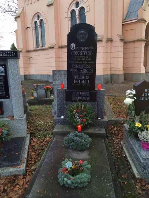 Hrob v Plzni Škvrňany - foto 1
