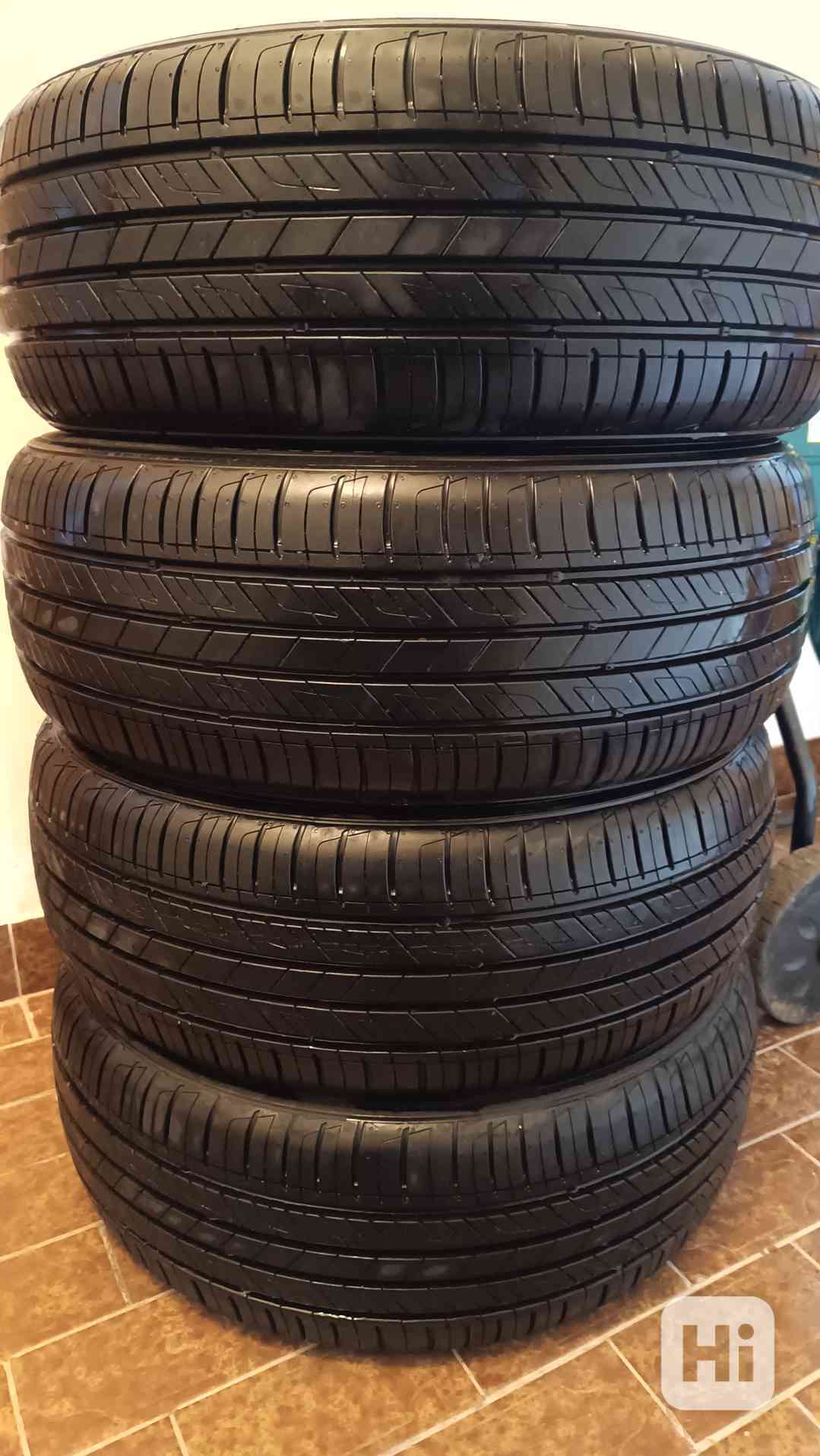 Nové pneumatiky  - foto 1