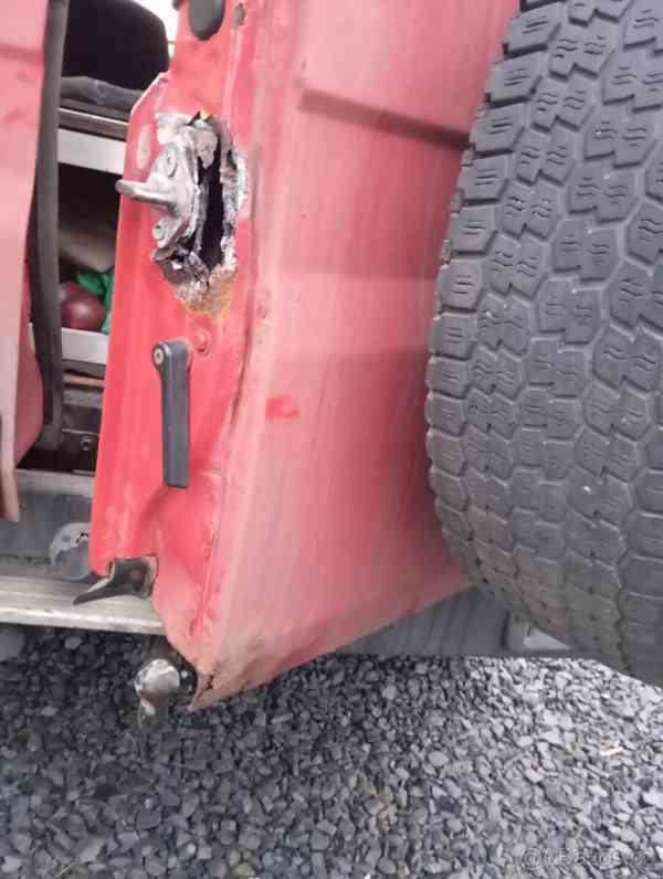 Toyota Land Cruiser 2,5 - foto 15