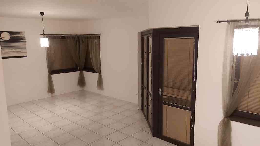 Rodinný dům - foto 8