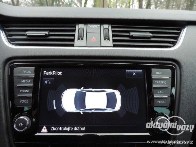 Škoda Octavia 1.4, benzín, automat, vyrobeno 2015, navigace - foto 47