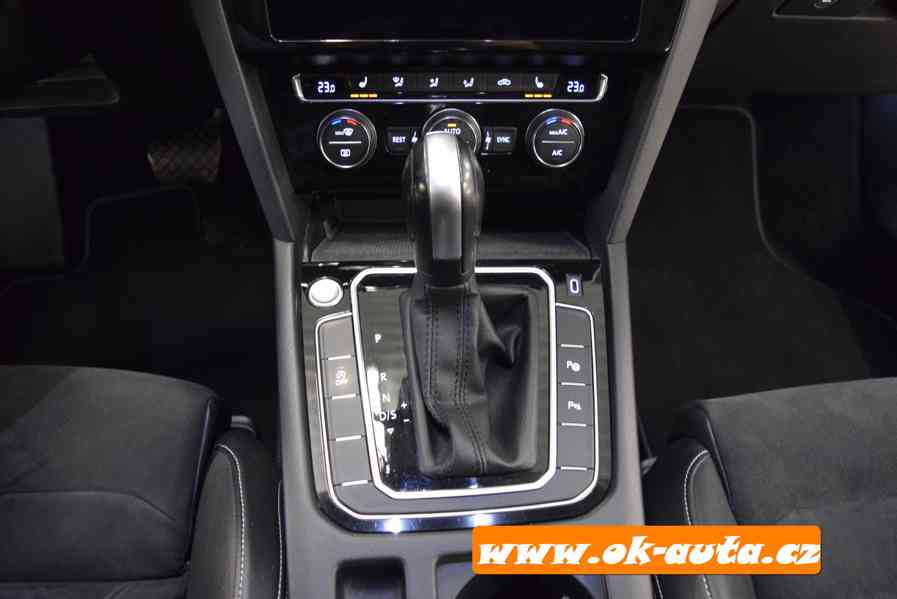 Volkswagen Passat 2.0 TDI ELEGANCE DSG 110 kW CŹ PRAV.SERVIS - foto 17