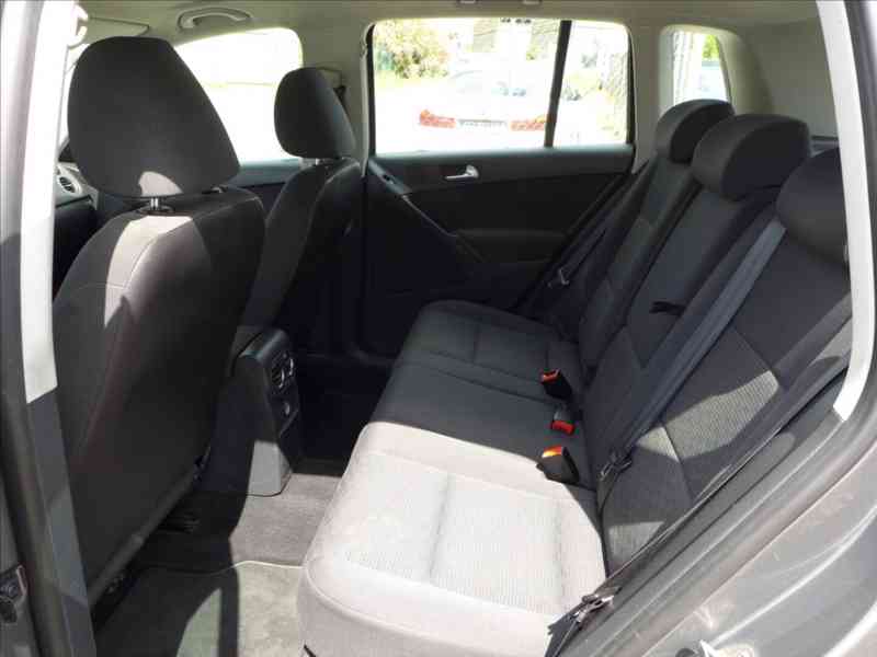 Volkswagen Tiguan 1,4 TSi PDC, KLIMA, 1.MAJITEL - foto 6