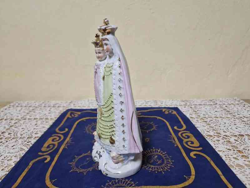 Nevídaná bohatě zdobená porcelánová Madona s Ježíškem - foto 4