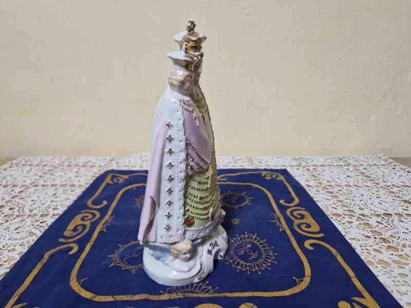 Nevídaná bohatě zdobená porcelánová Madona s Ježíškem - foto 5