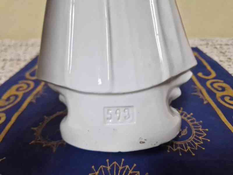 Nevídaná bohatě zdobená porcelánová Madona s Ježíškem - foto 7