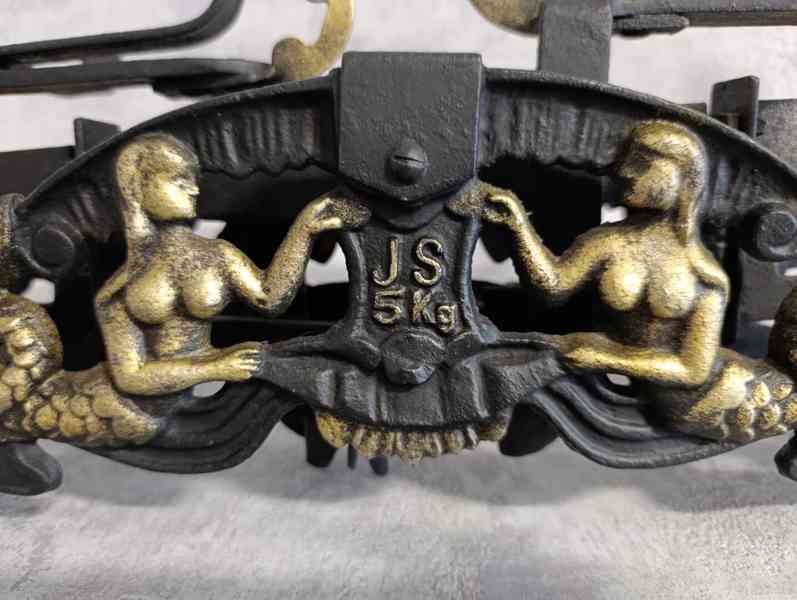 93let staré figurální litinové váhy Sirény E.S ROK 1932 - foto 4