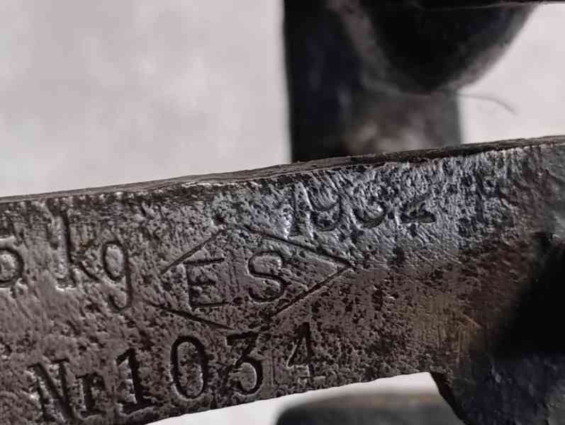 93let staré figurální litinové váhy Sirény E.S ROK 1932 - foto 5