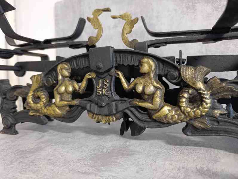 93let staré figurální litinové váhy Sirény E.S ROK 1932 - foto 11