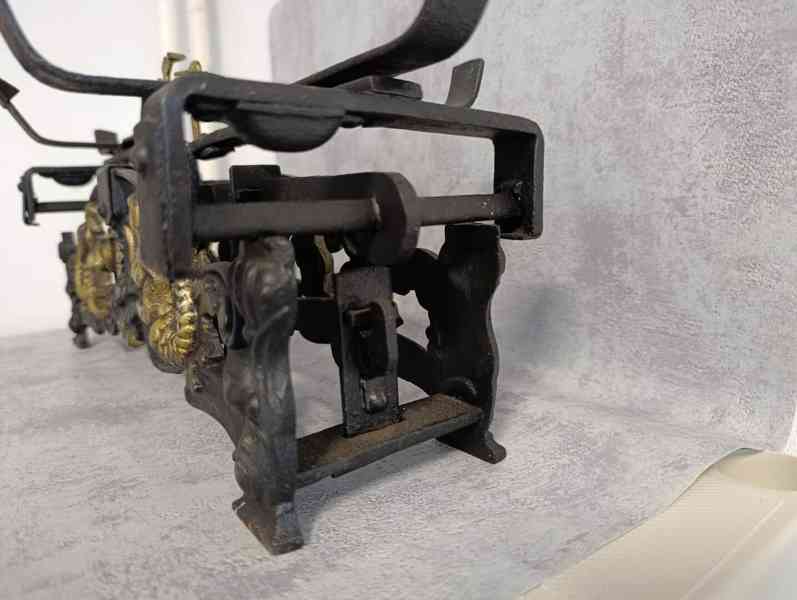 93let staré figurální litinové váhy Sirény E.S ROK 1932 - foto 10