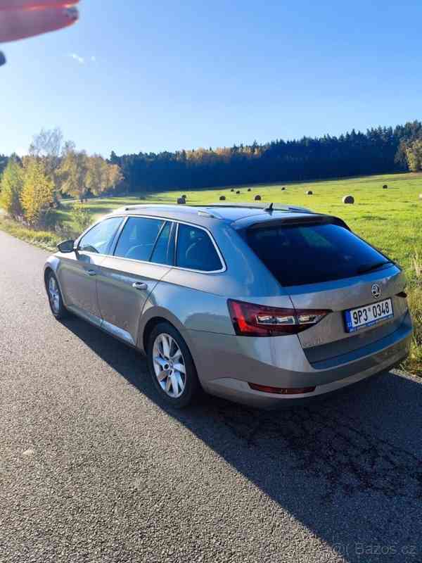 Škoda Superb 1,6   rok 2017 - foto 12