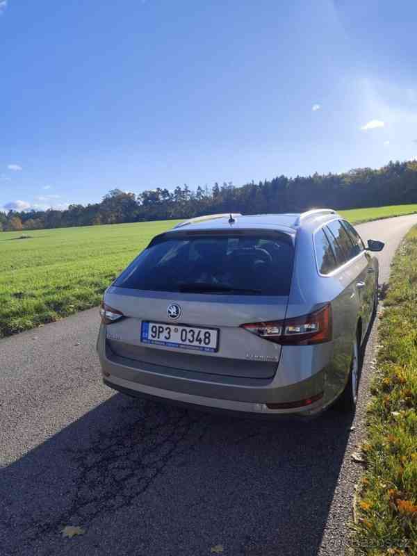 Škoda Superb 1,6   rok 2017 - foto 4