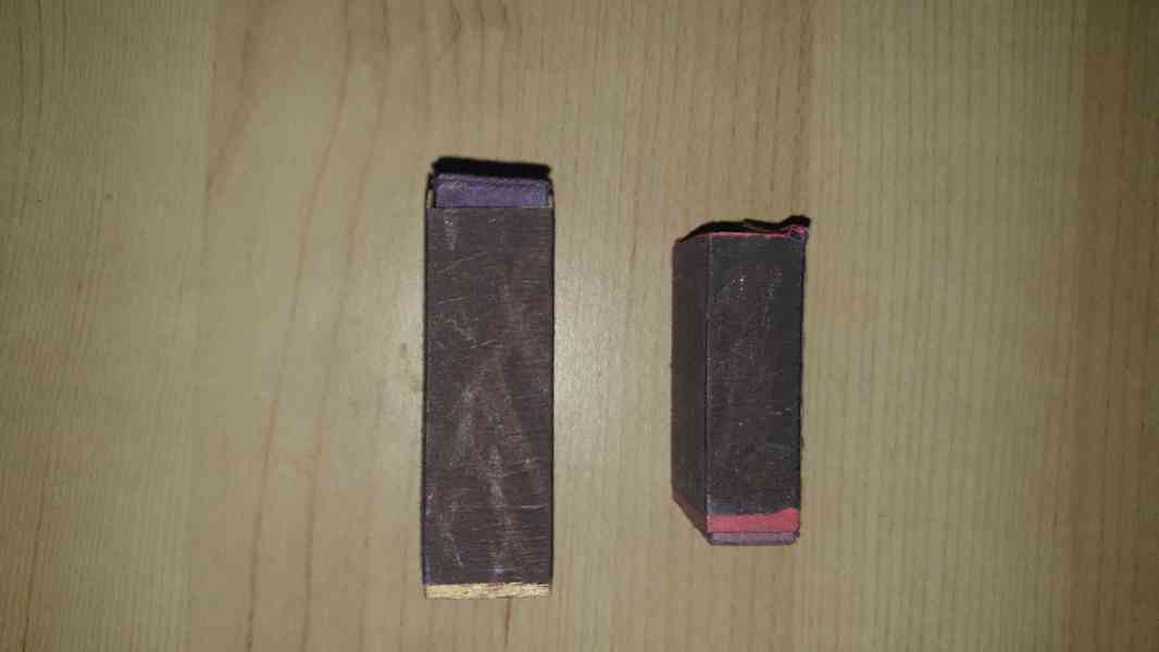 Staré dýhované krabičky se zápalkami. - foto 2