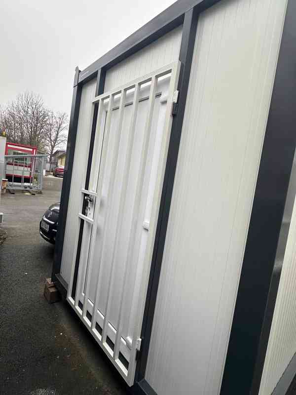 Stavební zateplený kontejner 6x2,4m s mřížemi 1KS IHNED - foto 2