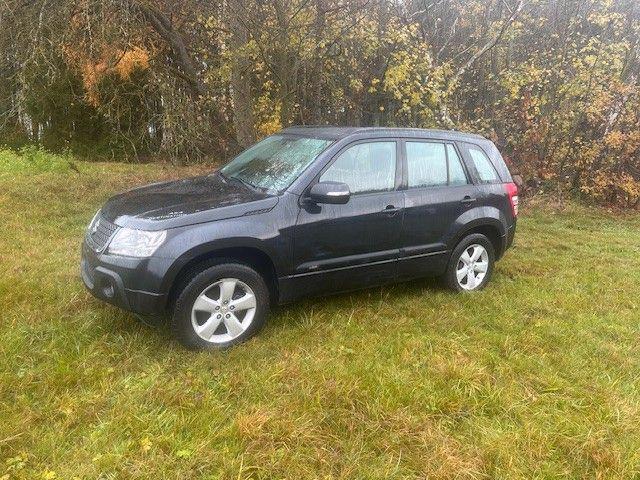 Suzuki Grand Vitara 2.0i Club benzín 103kw - foto 4