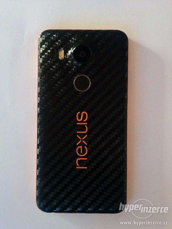 Nexus 5X 32GB + příslušenství - foto 1