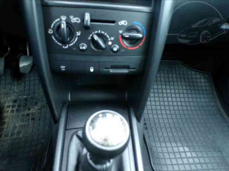 Peugeot 207 1,4 16V KLIMA - foto 7