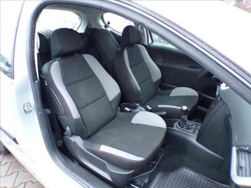 Peugeot 207 1,4 16V KLIMA - foto 13