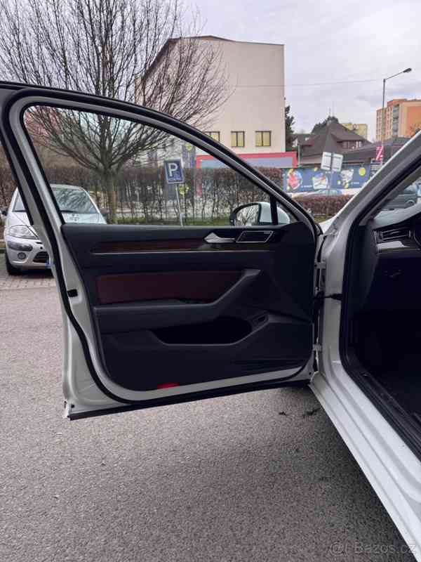 Volkswagen Passat 2,0 - foto 16