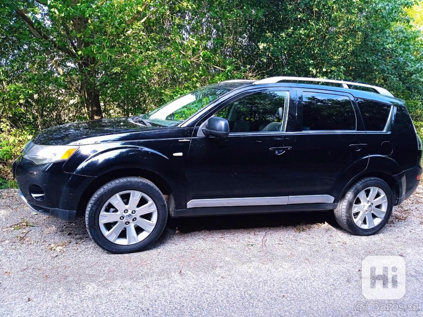 Mitsubishi Outlander - foto 1