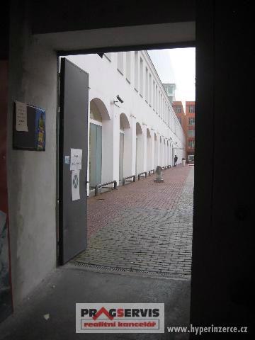 Sklad 100m2, Praha 8 Karlín - foto 1